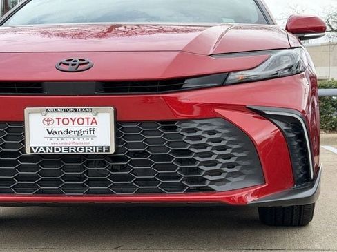 New 2026 Toyota Camry SE image 9