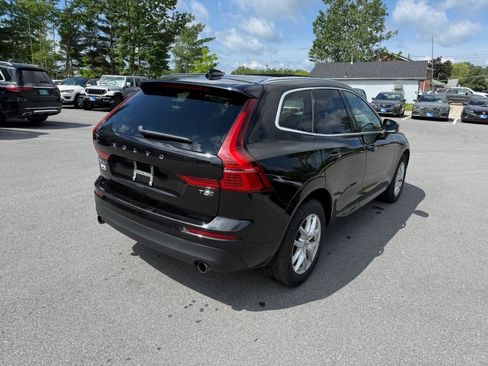 Used 2018 Volvo XC60 T5 Momentum w/ Vision Package AWD/4WD image 4
