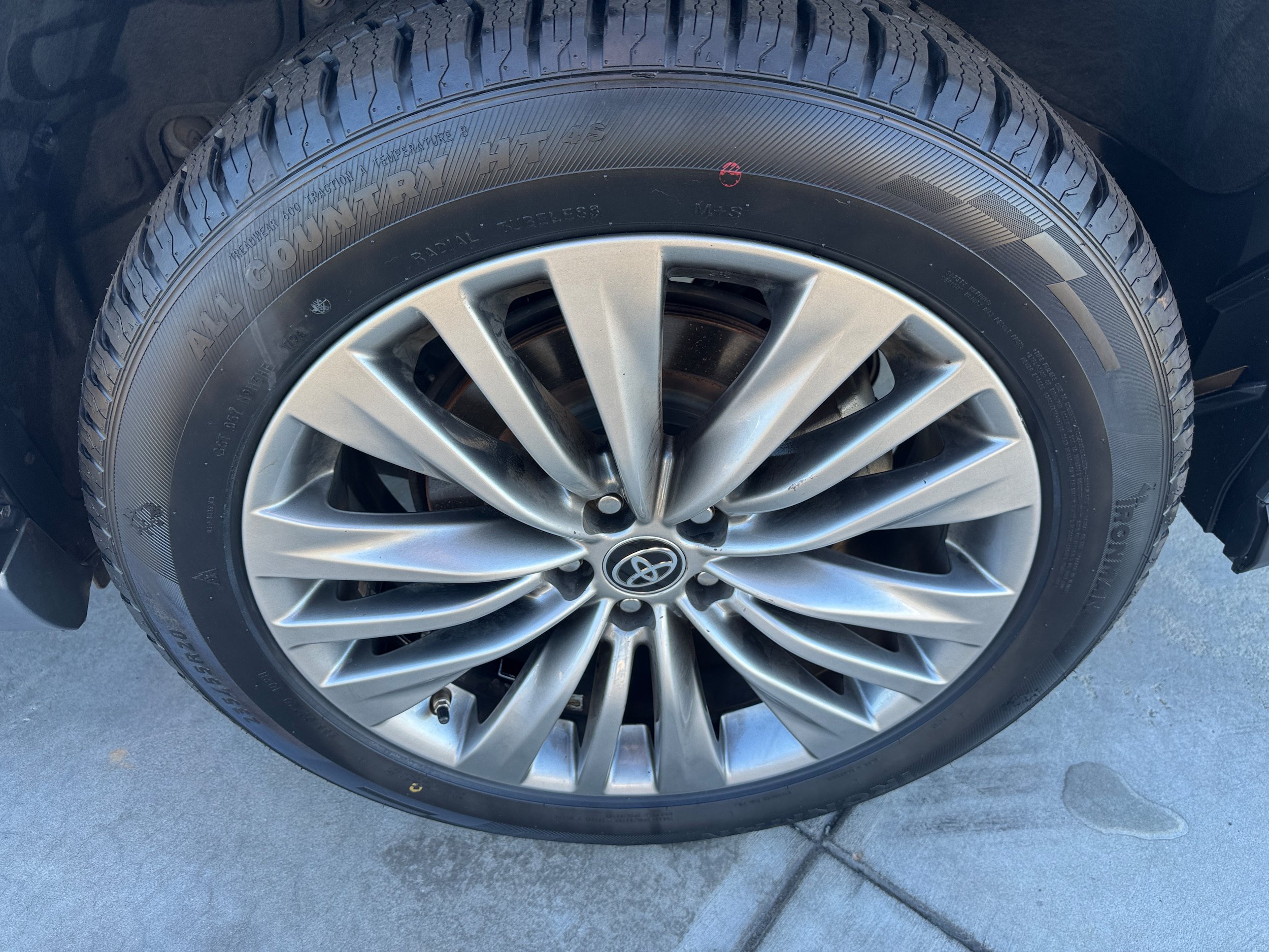 Used 2020 Toyota Highlander Platinum FWD image 16