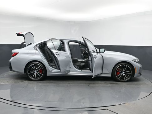 Used 2023 BMW 330i xDrive 330i xDrive w/ M Sport Package image 31