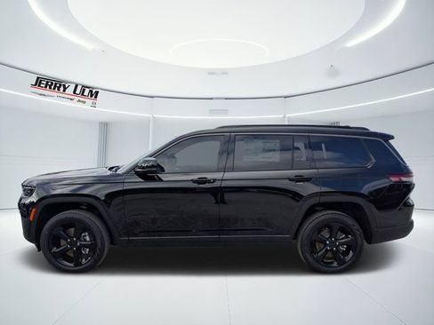 New 2026 Jeep Grand Cherokee L Limited w/ Limited Altitude Package AWD/4WD image 6