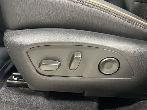 Certified 2025 Chevrolet Traverse High Country AWD/4WD image 12