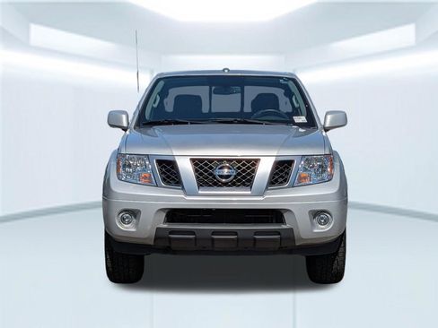 Used 2017 Nissan Frontier PRO-4X AWD/4WD image 12