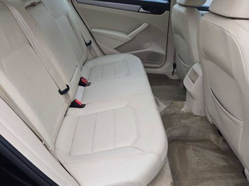 Used 2015 Volkswagen Passat 1.8T Limited Edition image 18