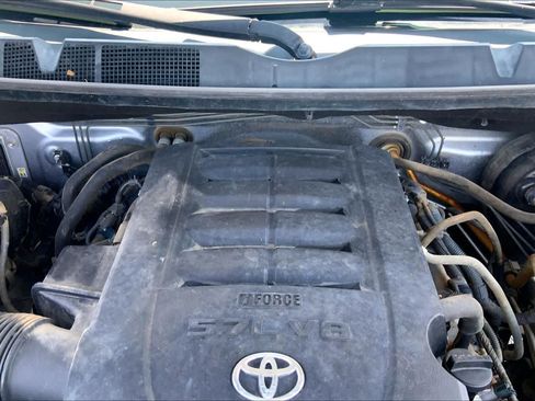 Used 2013 Toyota Tundra 2WD CrewMax w/ Tow Pkg image 32