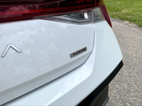 Used 2025 Hyundai Elantra SEL w/ Cargo Package FWD image 22