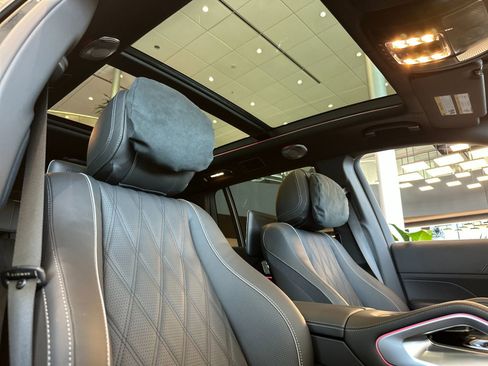 New 2026 Mercedes-Benz Maybach GLS 600 4MATIC image 17