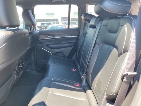 Used 2024 Jeep Grand Cherokee Limited 4xe AWD/4WD image 12