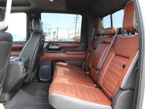 Used 2024 GMC Sierra 2500 Denali Ultimate image 14