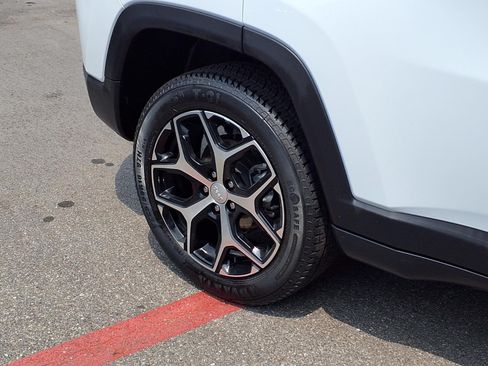 Certified 2024 Jeep Compass Limited AWD/4WD image 26