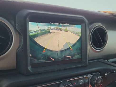 Used 2021 Jeep Wrangler Unlimited Sport AWD/4WD image 18