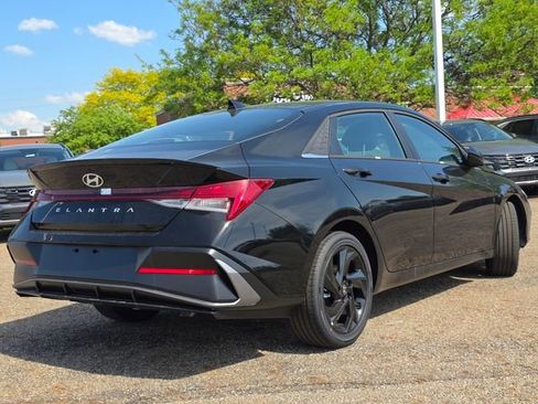 New 2026 Hyundai Elantra SEL Sport Premium FWD image 16