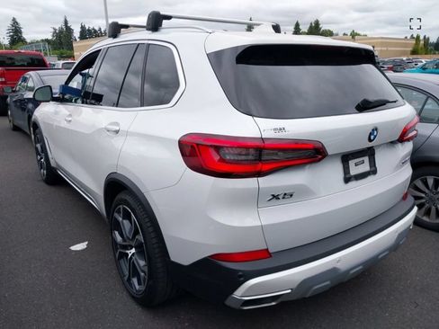 Used 2019 BMW X5 xDrive40i w/ Premium Package 2 AWD/4WD image 4
