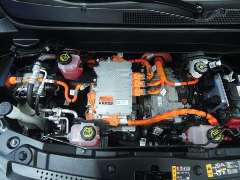 Used 2023 Chevrolet Bolt EUV Premier image 38