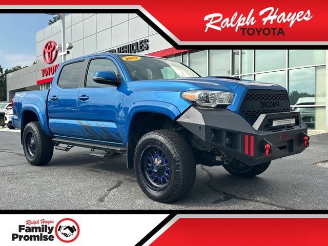 Used 2017 Toyota Tacoma TRD Sport w/ Tow Package (A/T) AWD/4WD image 1