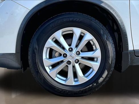 Used 2016 Nissan Rogue SV FWD image 25