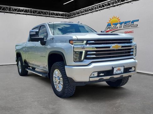 Used 2022 Chevrolet Silverado 2500 High Country w/ LPO, Hitch Package AWD/4WD image 3