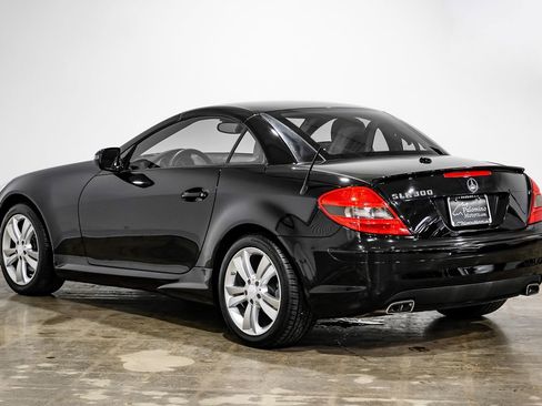 Used 2011 Mercedes-Benz SLK 300 image 15