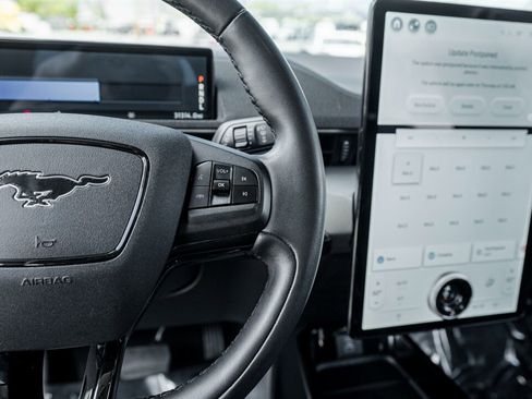 Used 2022 Ford Mustang Mach-E Select image 24