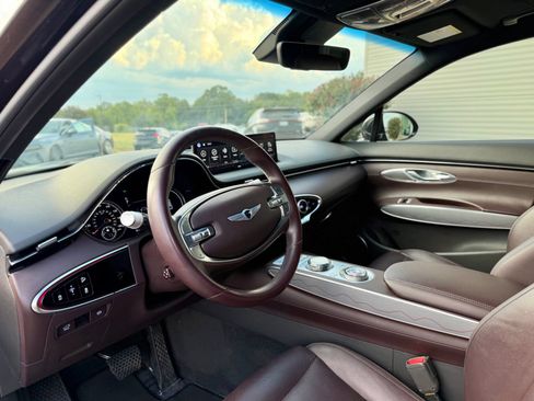 Used 2022 Genesis GV70 2.5T w/ Advanced Package AWD/4WD image 17