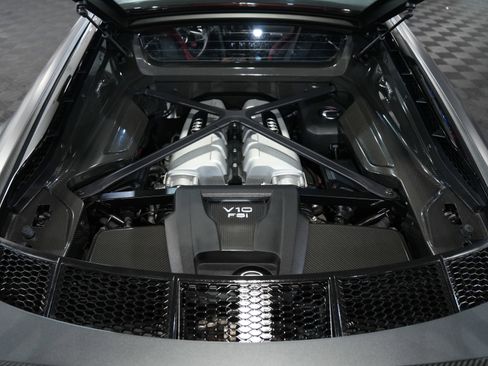 Used 2017 Audi R8 V10 plus image 47