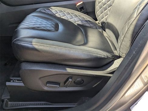 Used 2023 Ford Edge Titanium image 15