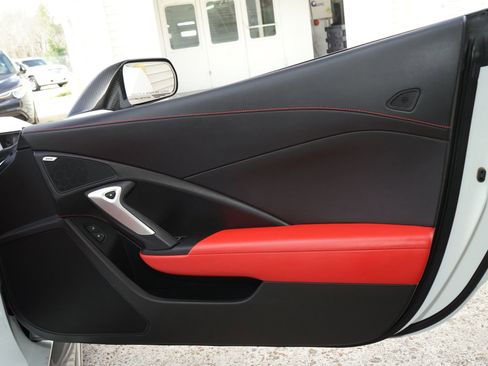 Used 2015 Chevrolet Corvette Z06 w/ 3LZ Preferred Equipment Group image 24