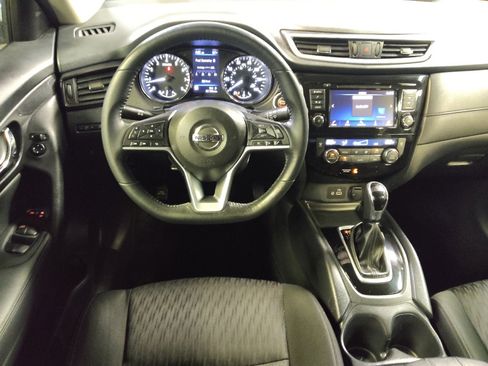 Used 2018 Nissan Rogue SV FWD image 22