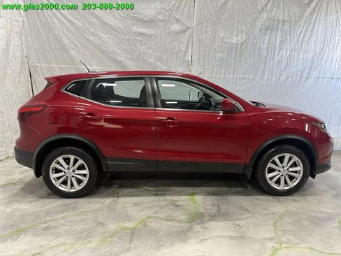 Used 2017 Nissan Rogue Sport S w/ S Appearance Package AWD/4WD image 14