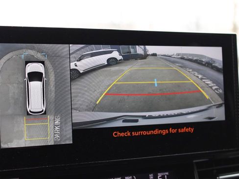 Used 2025 Toyota Sienna Platinum image 43