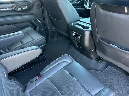 Used 2023 GMC Yukon XL Denali w/ Denali Reserve Package AWD/4WD image 19