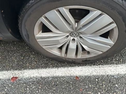 Used 2019 Volkswagen Atlas SE w/ Panoramic Sunroof Package image 8