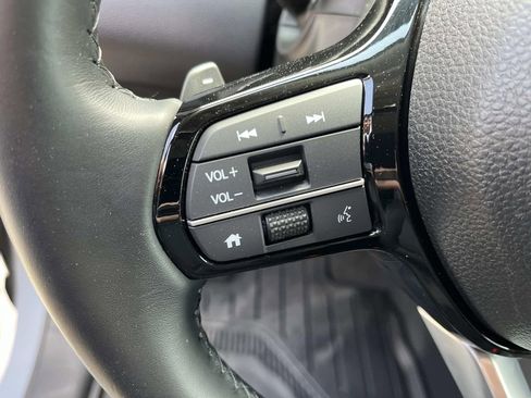 Used 2025 Honda Pilot Touring image 32