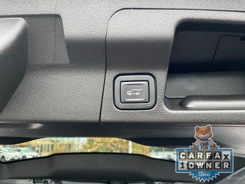 Used 2023 GMC Acadia SLE w/ Driver Convenience Package image 10