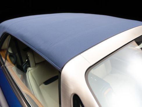 Used 2010 Rolls-Royce Phantom Drophead Coupe image 40