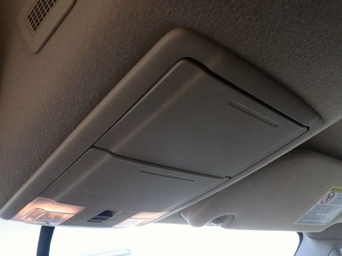 Used 2016 Ford Expedition XLT image 27