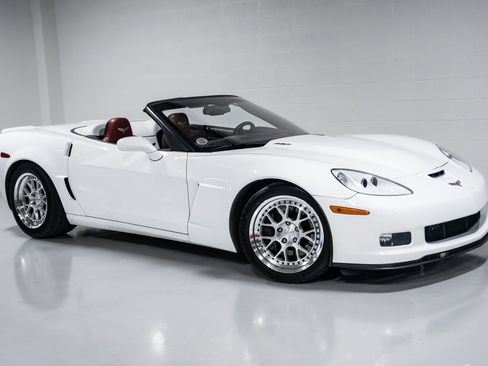 Used 2013 Chevrolet Corvette 427 w/ 1SB Preferred Equipment Group image 1