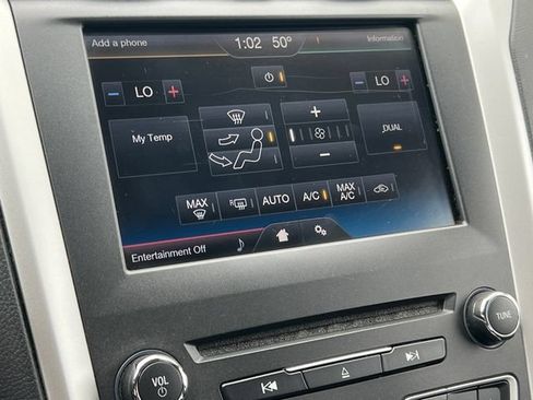 Used 2016 Ford Fusion SE FWD image 23