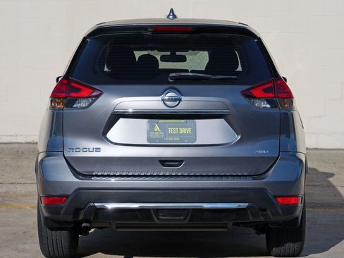 Used 2017 Nissan Rogue S AWD/4WD image 42
