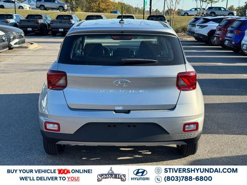 New 2026 Hyundai Venue SE image 11