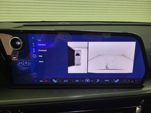 New 2026 Chevrolet Traverse LT w/ Driver Confidence Package FWD image 9