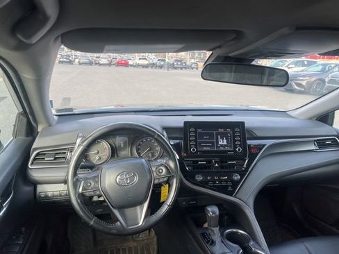 Used 2021 Toyota Camry SE image 11