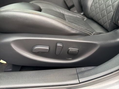 Used 2017 Nissan Maxima Platinum image 15