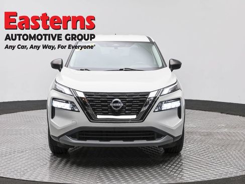 Used 2023 Nissan Rogue S AWD/4WD image 2