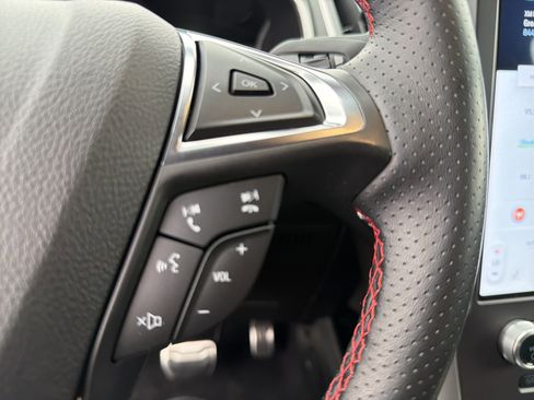 Used 2021 Ford Edge ST-Line image 10