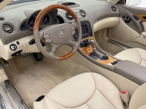 Used 2007 Mercedes-Benz SL 550 image 4
