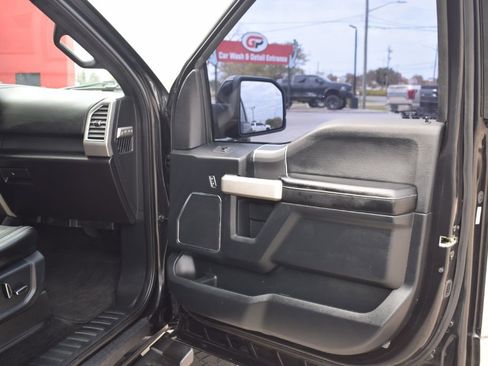 Used 2015 Ford F150 Lariat image 16