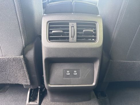 Used 2024 Nissan Rogue SV image 24