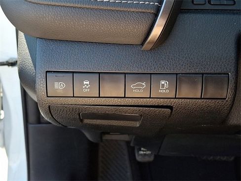 Used 2024 Toyota Camry SE image 19