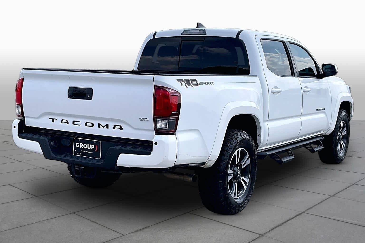 Used 2018 Toyota Tacoma TRD Sport w/ Technology Package RWD image 12